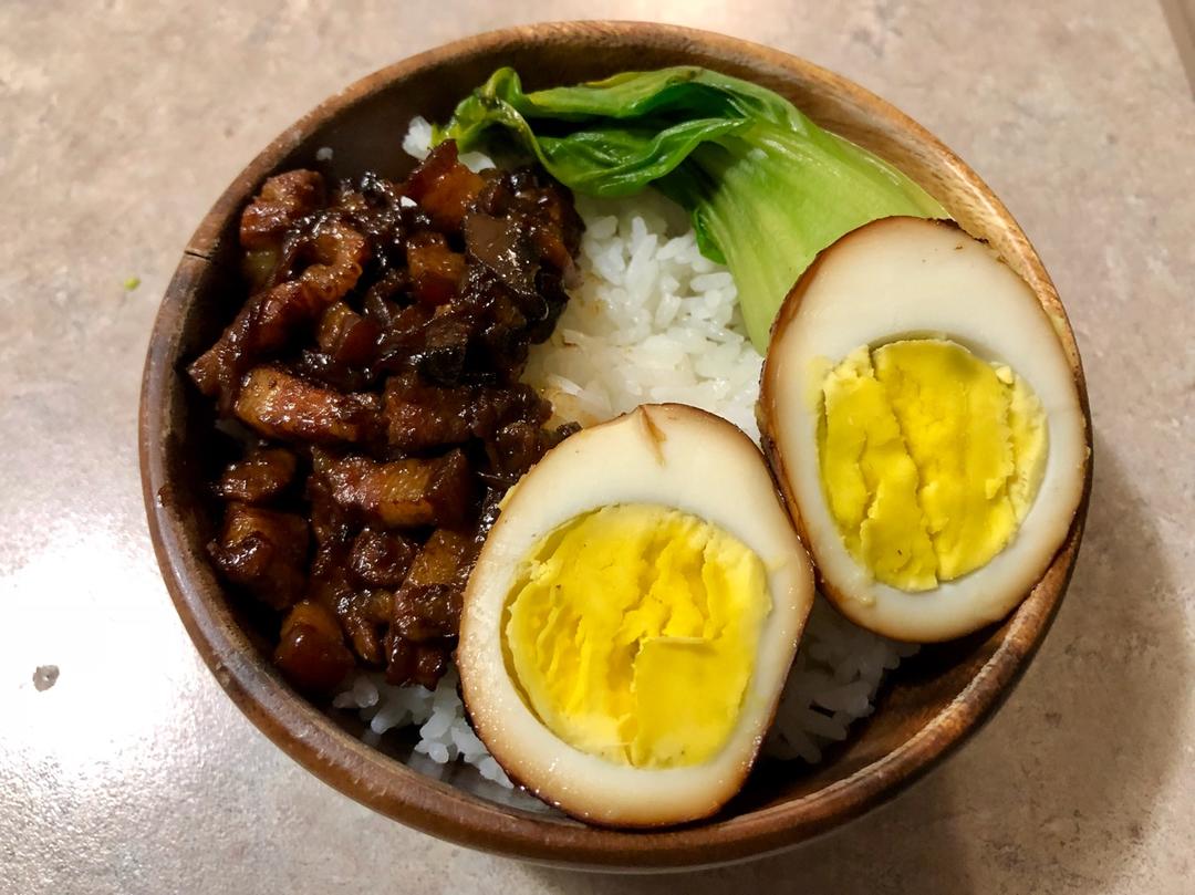 洋葱酥卤肉饭