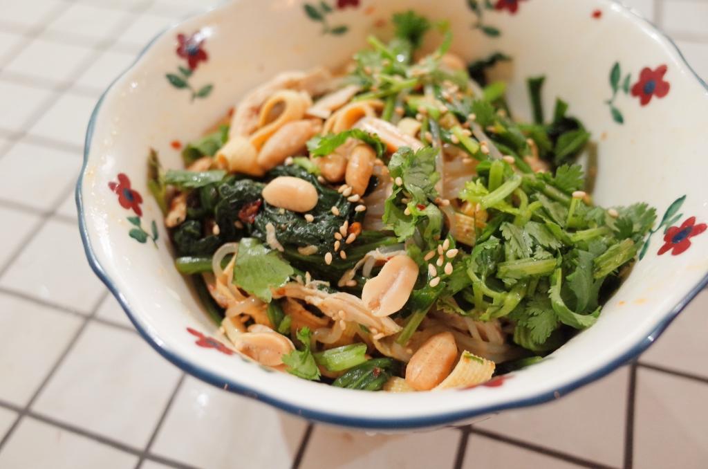 减肥餐-凉拌菠菜魔芋丝豆皮鸡肉