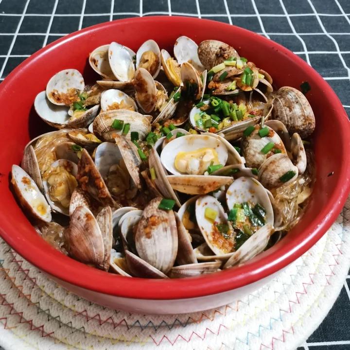 家常美味花蛤粉丝煲