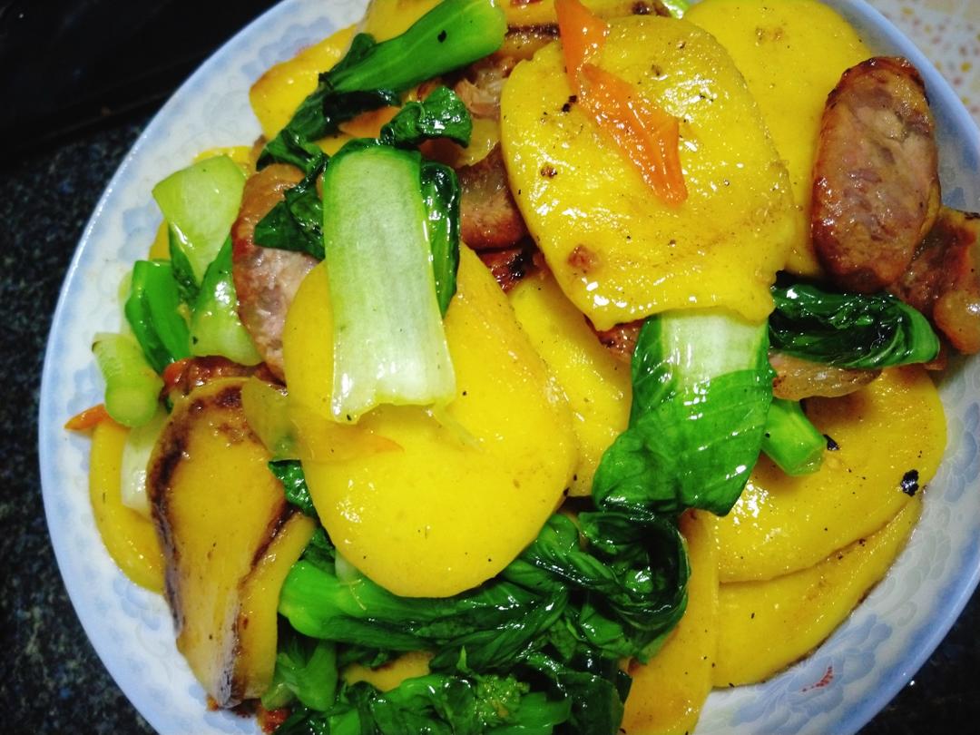 腊味炒米果的做法