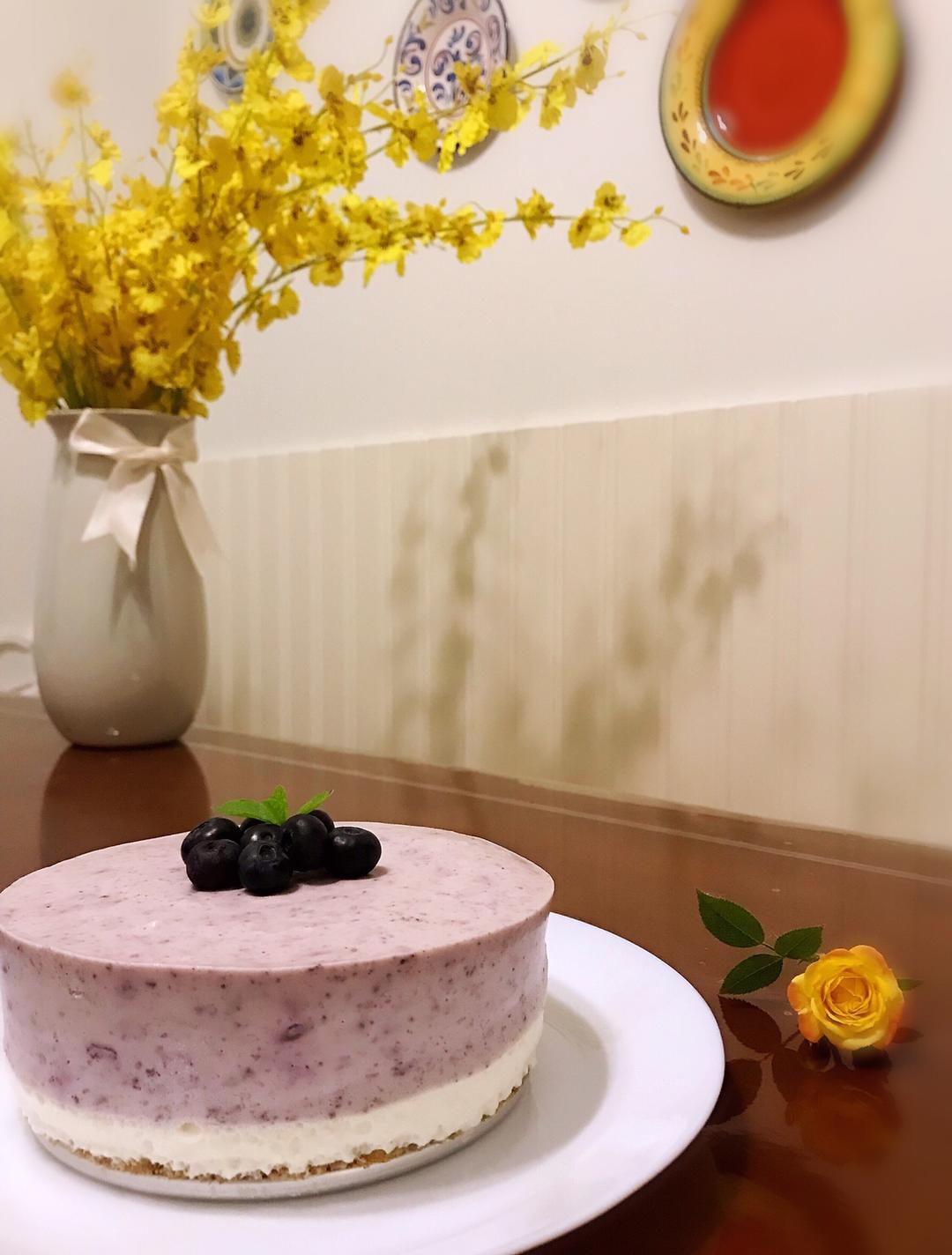 六寸蓝莓慕斯蛋糕