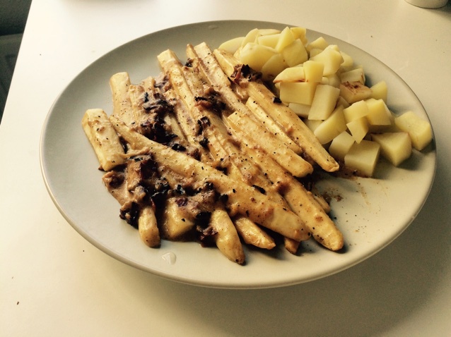 火腿丁白酱佐白芦笋