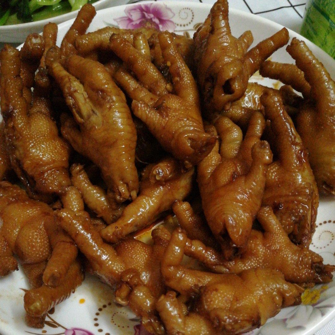 好吃到手指都吃掉的卤鸡爪