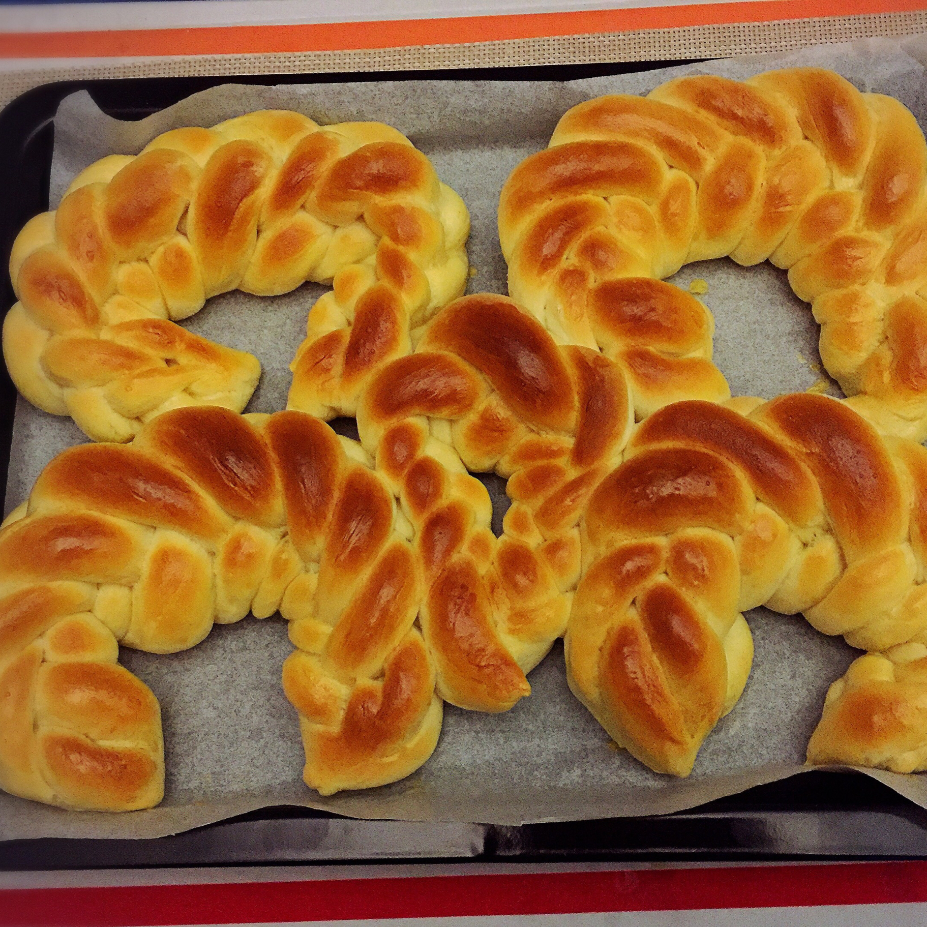 五股辫子金牛角面包