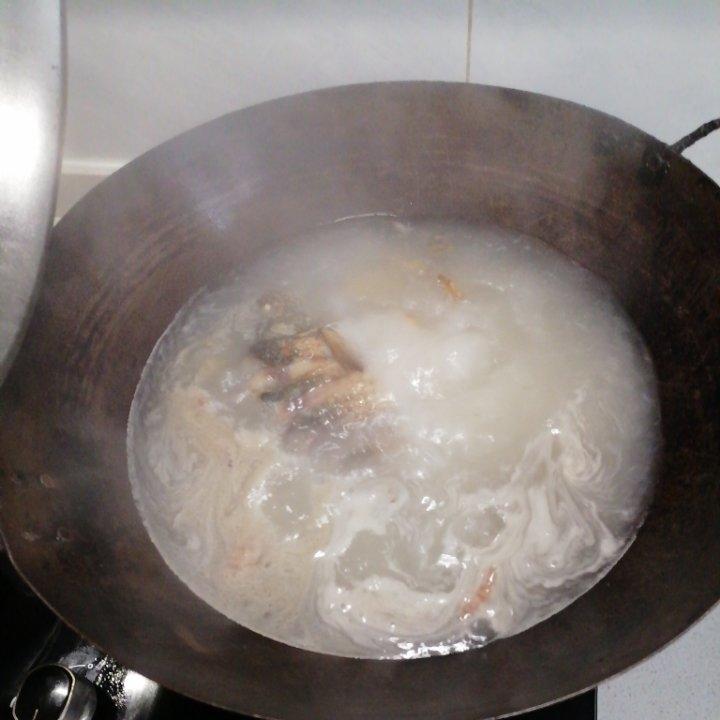 鲫鱼汤