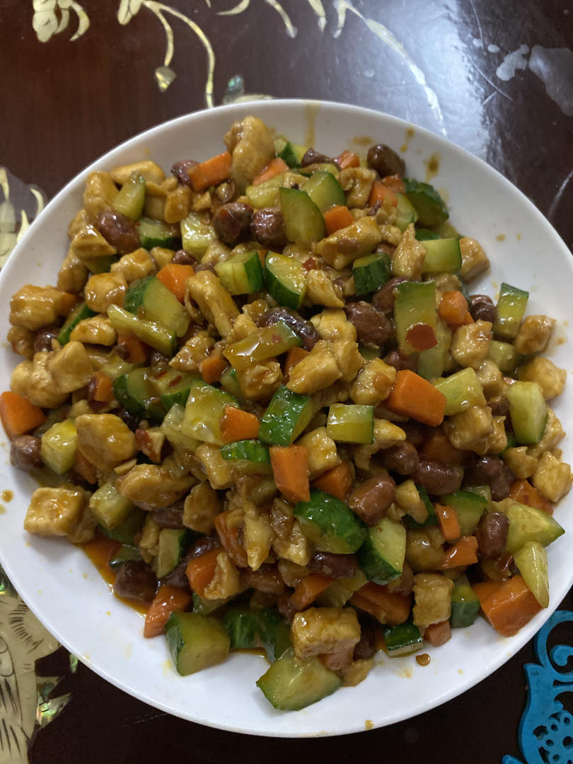 宫保鸡丁——简单版。