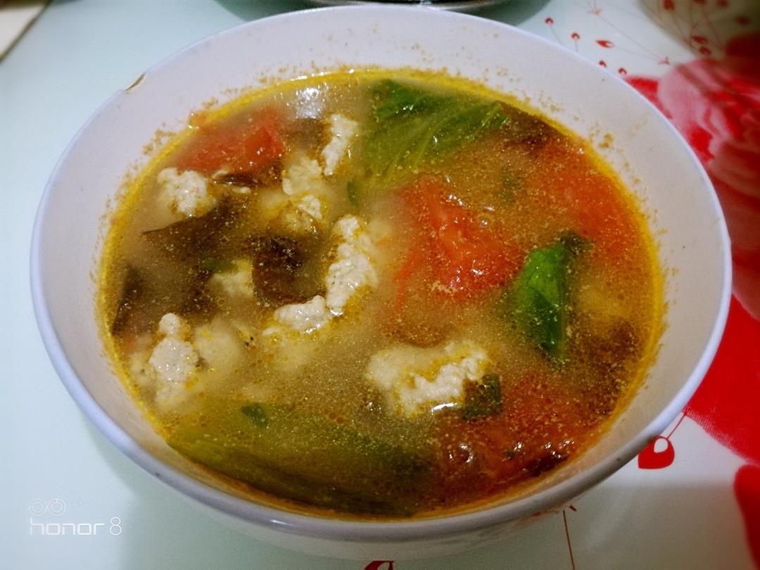 蕃茄丸子汤。