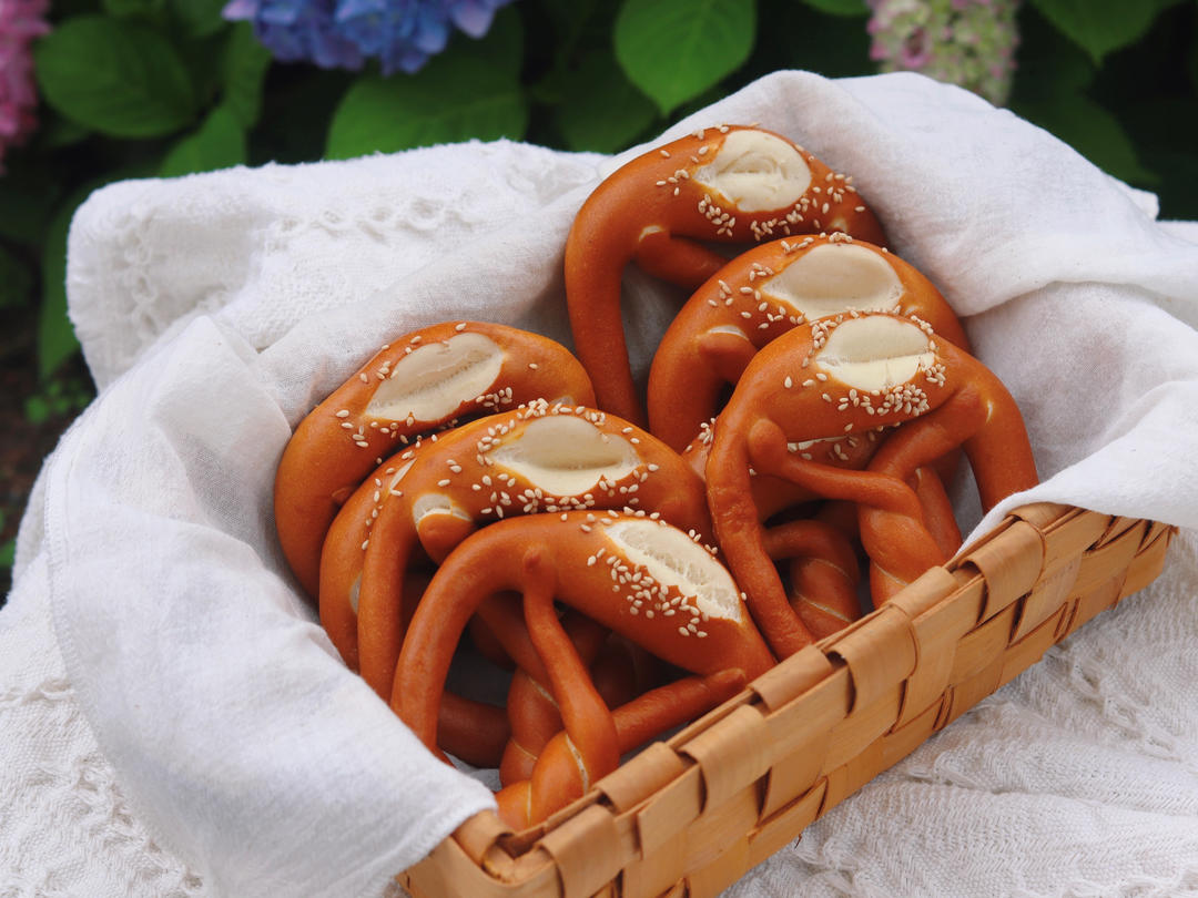 春田甜做的德式碱水面包经典碱水结普雷结0糖低卡免发酵免手套膜