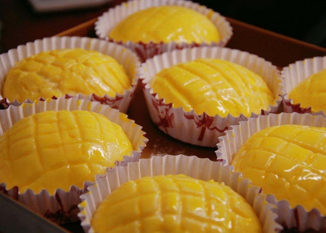 好吃到炸裂的港式菠萝包（附带制作酥皮的小视频）