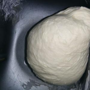 70%中种冷藏蒜香肉松面包的做法 步骤1