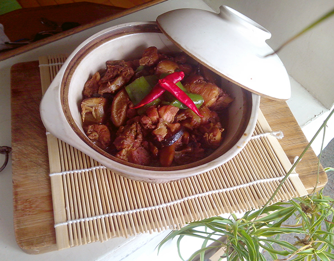 黄焖鸡，老板再来碗米饭。