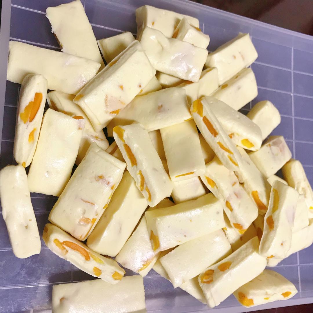 小妞-520做的芒果牛轧糖