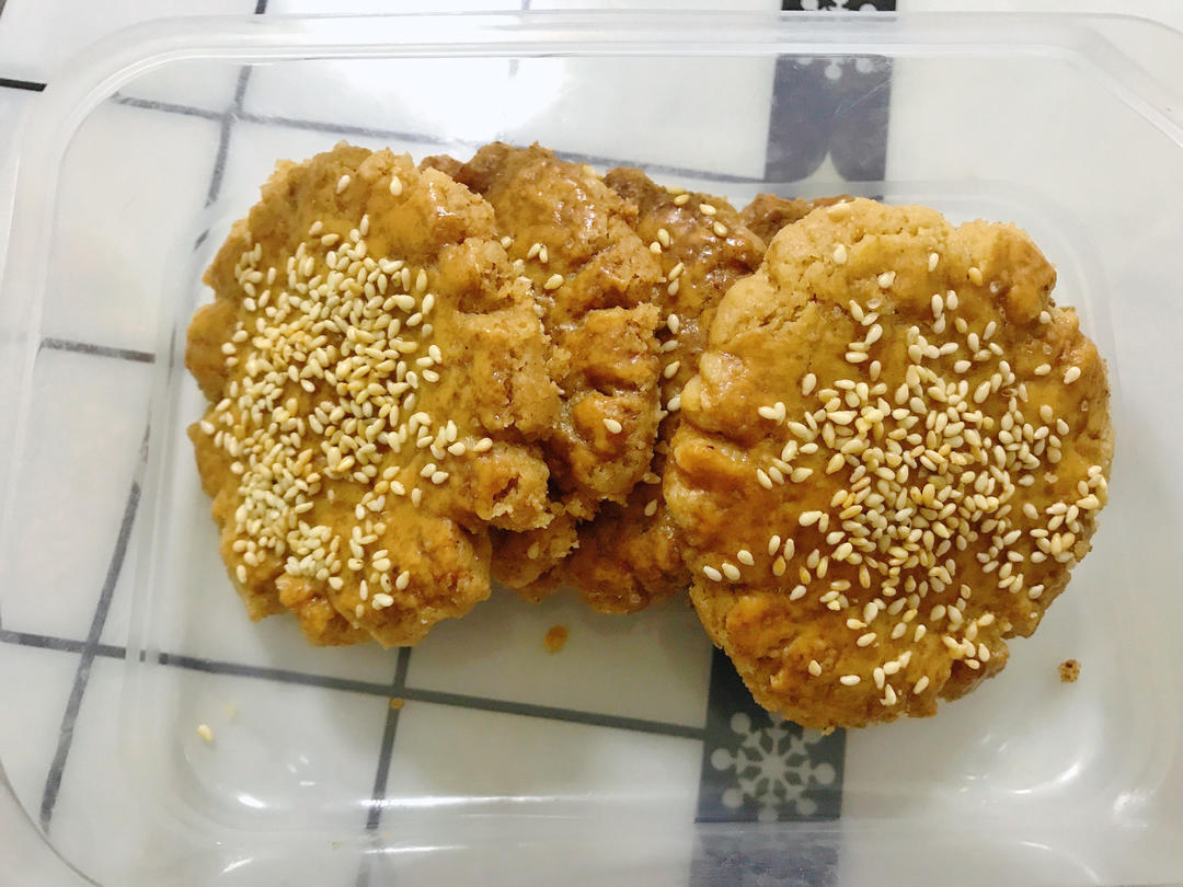 轻轻一按就碎掉的原味桃酥（不输猪油版）