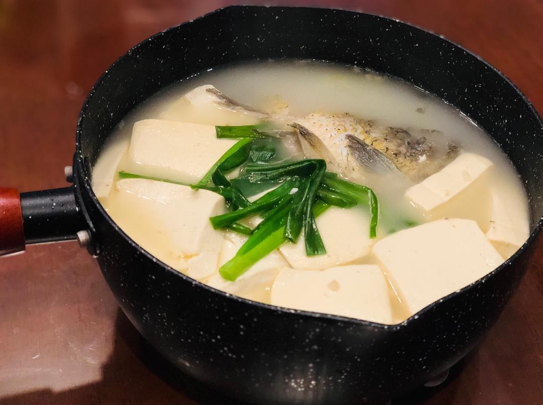 鲫鱼豆腐汤