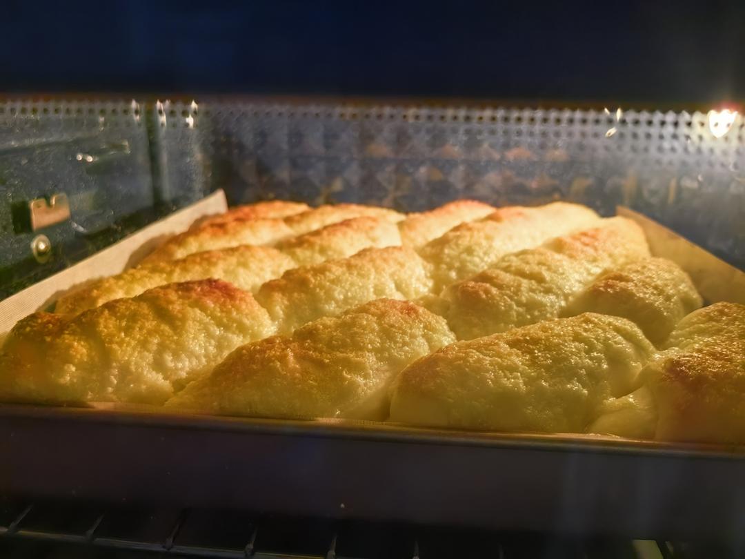 椰蓉面包这么做，不出油松软又好吃，是我理想中餐包的样子！