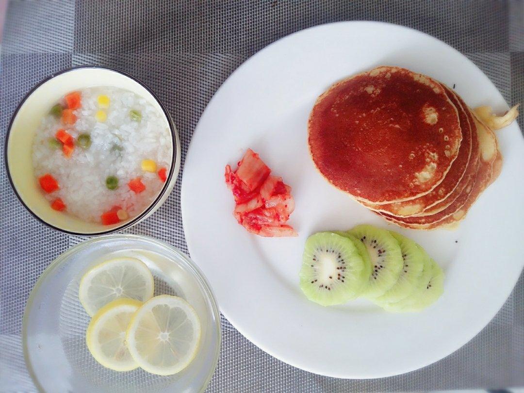 【减脂早餐】无油香蕉松饼（超简单）