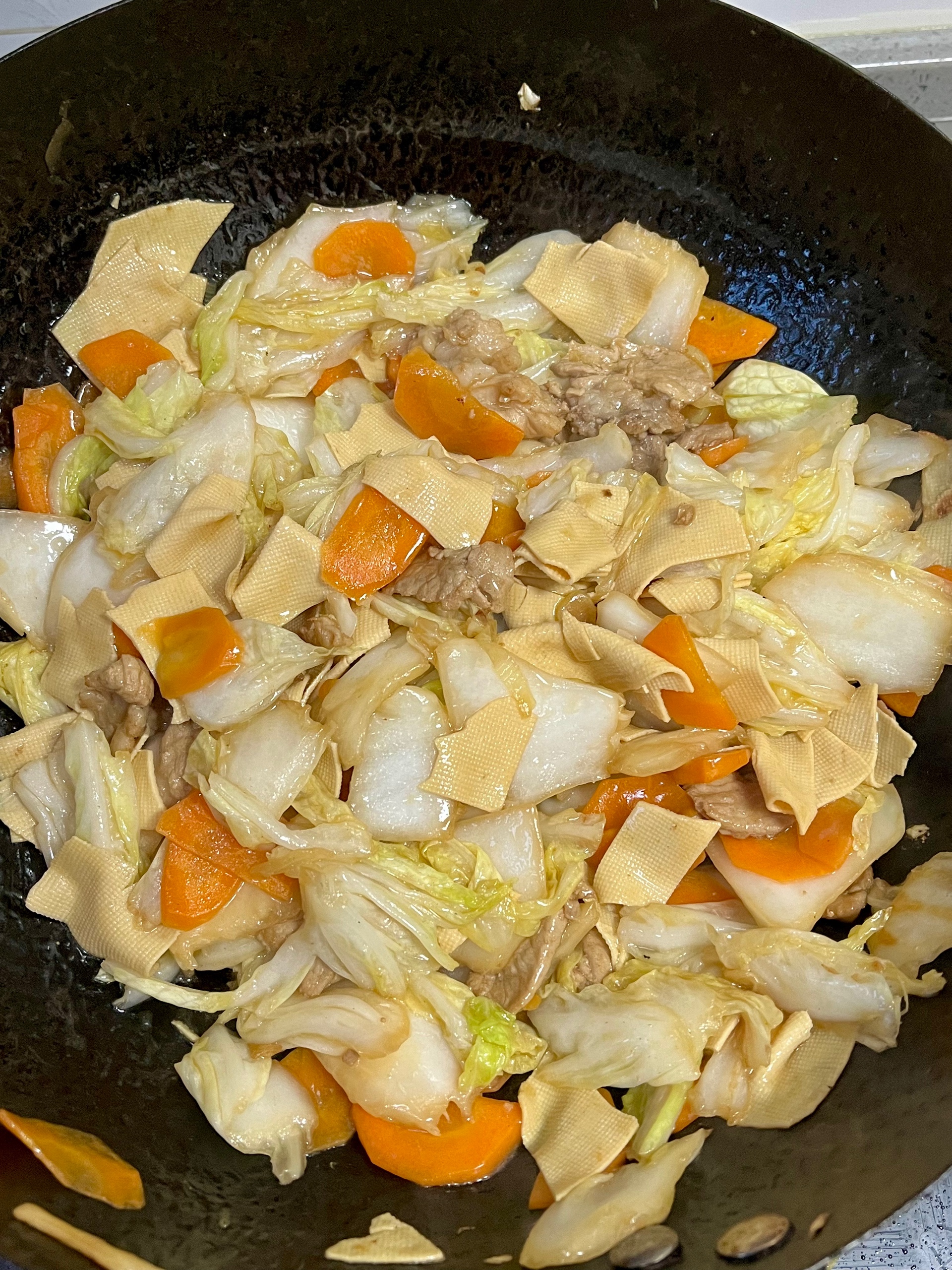 白菜炒干豆腐的做法 步骤7