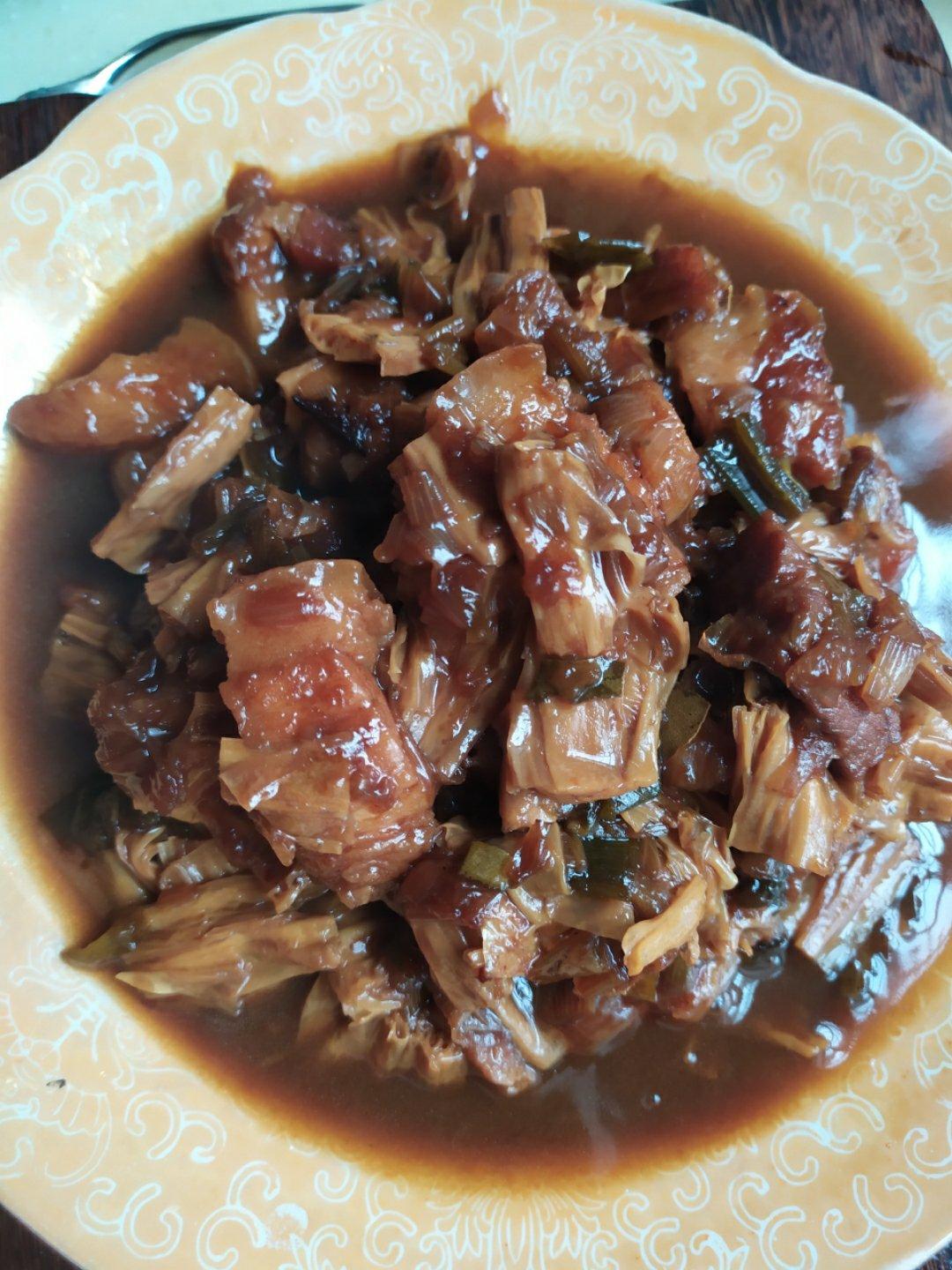 不放油的红烧肉+鹌鹑蛋