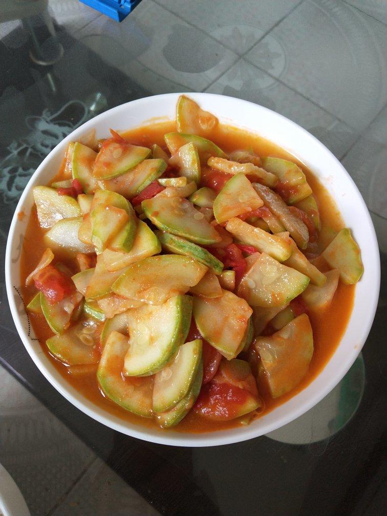 西红柿炒西葫芦