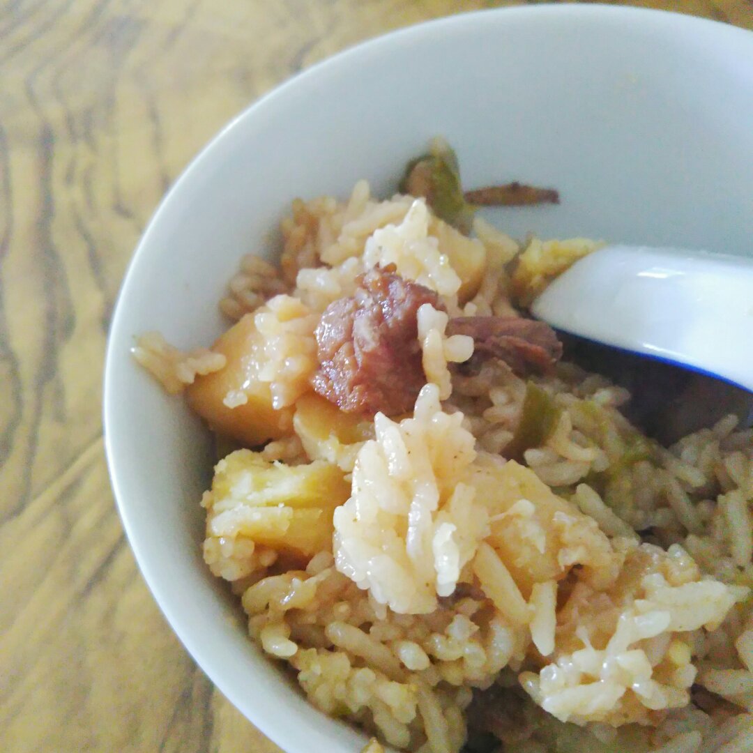 喷香羊肉焖饭