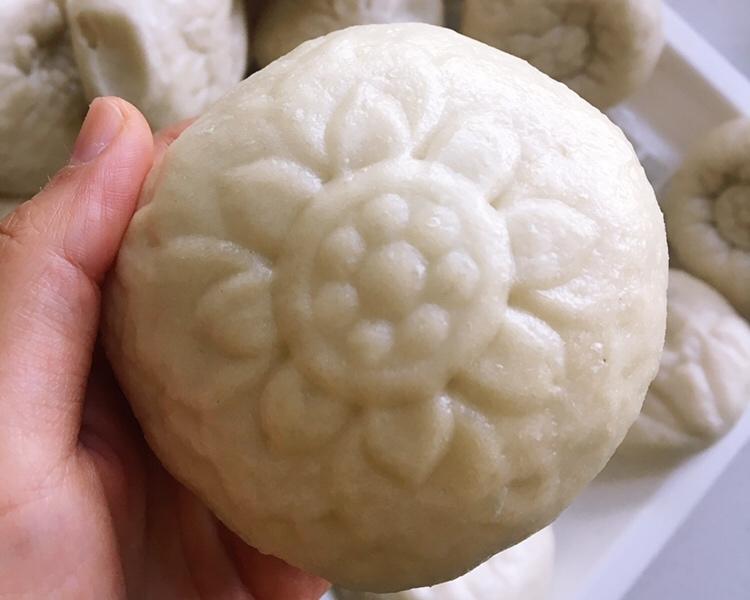 中秋节蒸糖月饼