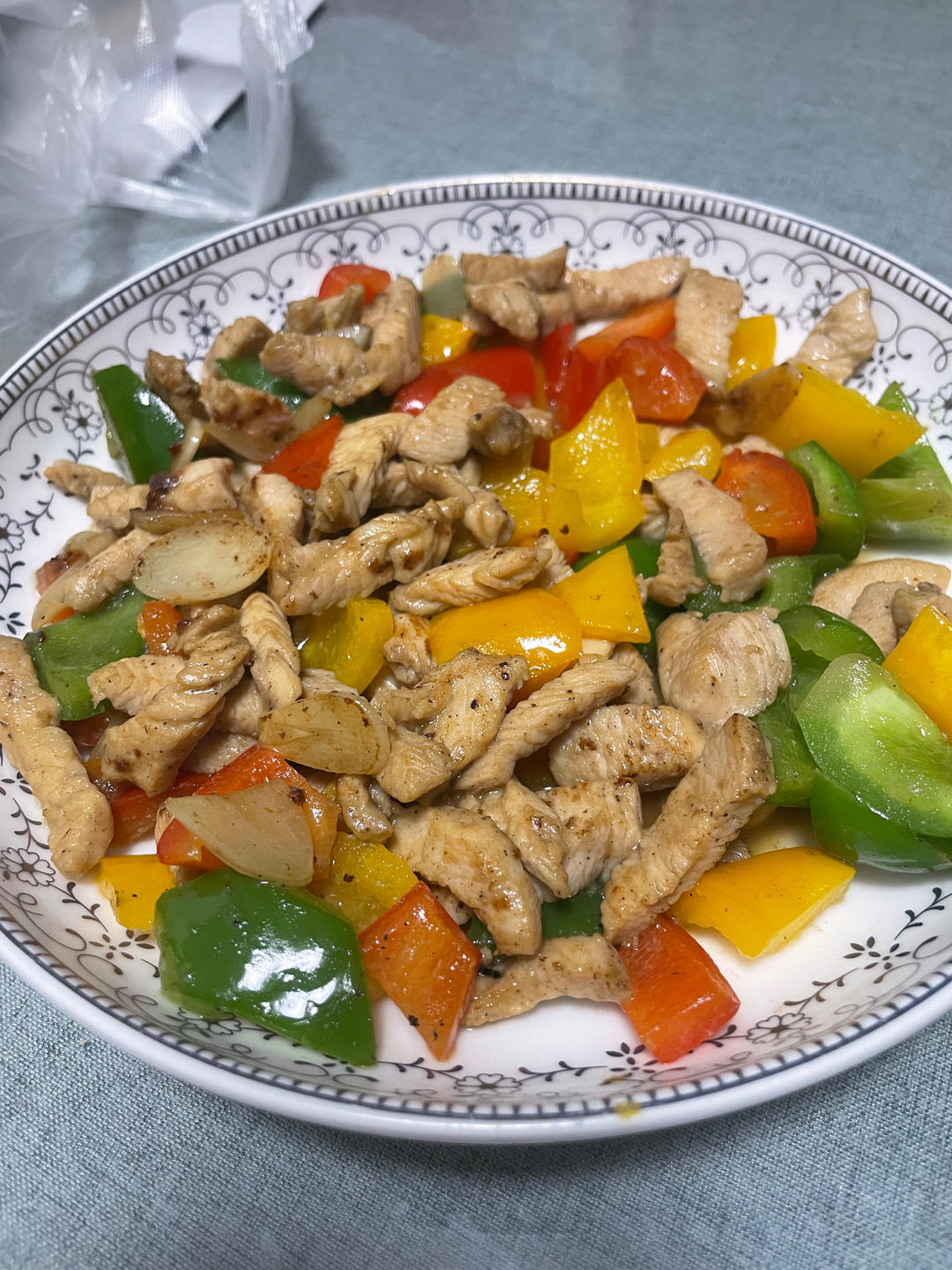 嫩嫩的鸡胸肉炒青椒
