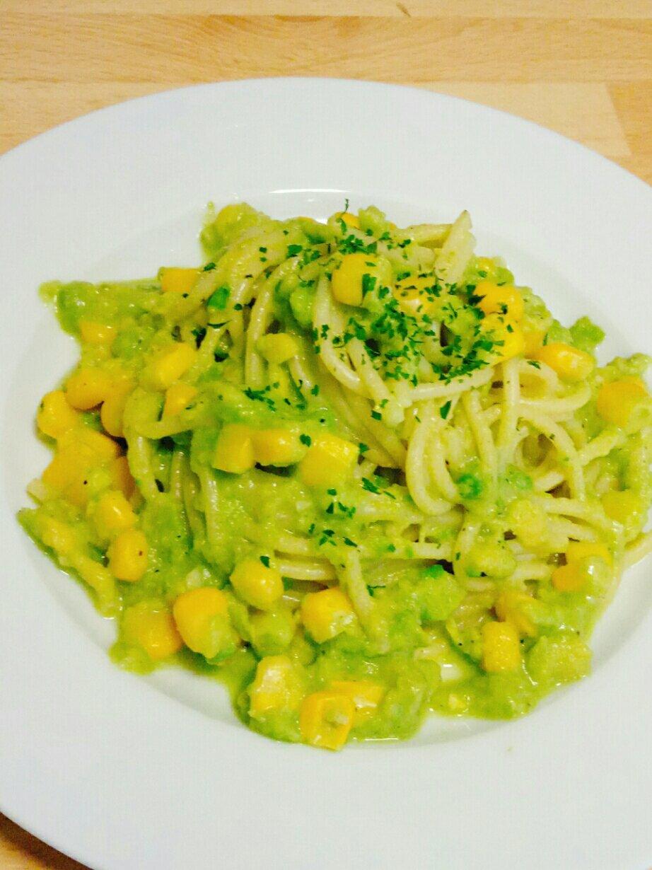 小清新牛油果火腿意面