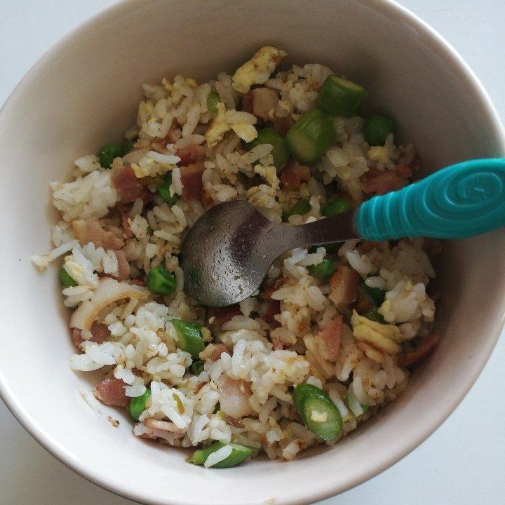 鸡蛋培根炒饭
