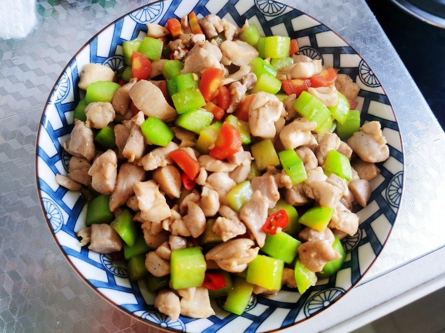 减脂素菜--黄瓜炒鸡丁