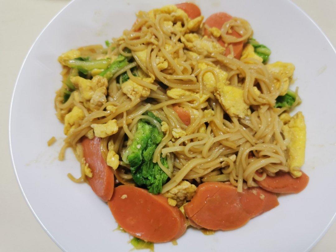 炒面的正宗做法，食材简单，味道足，吃一次就爱上