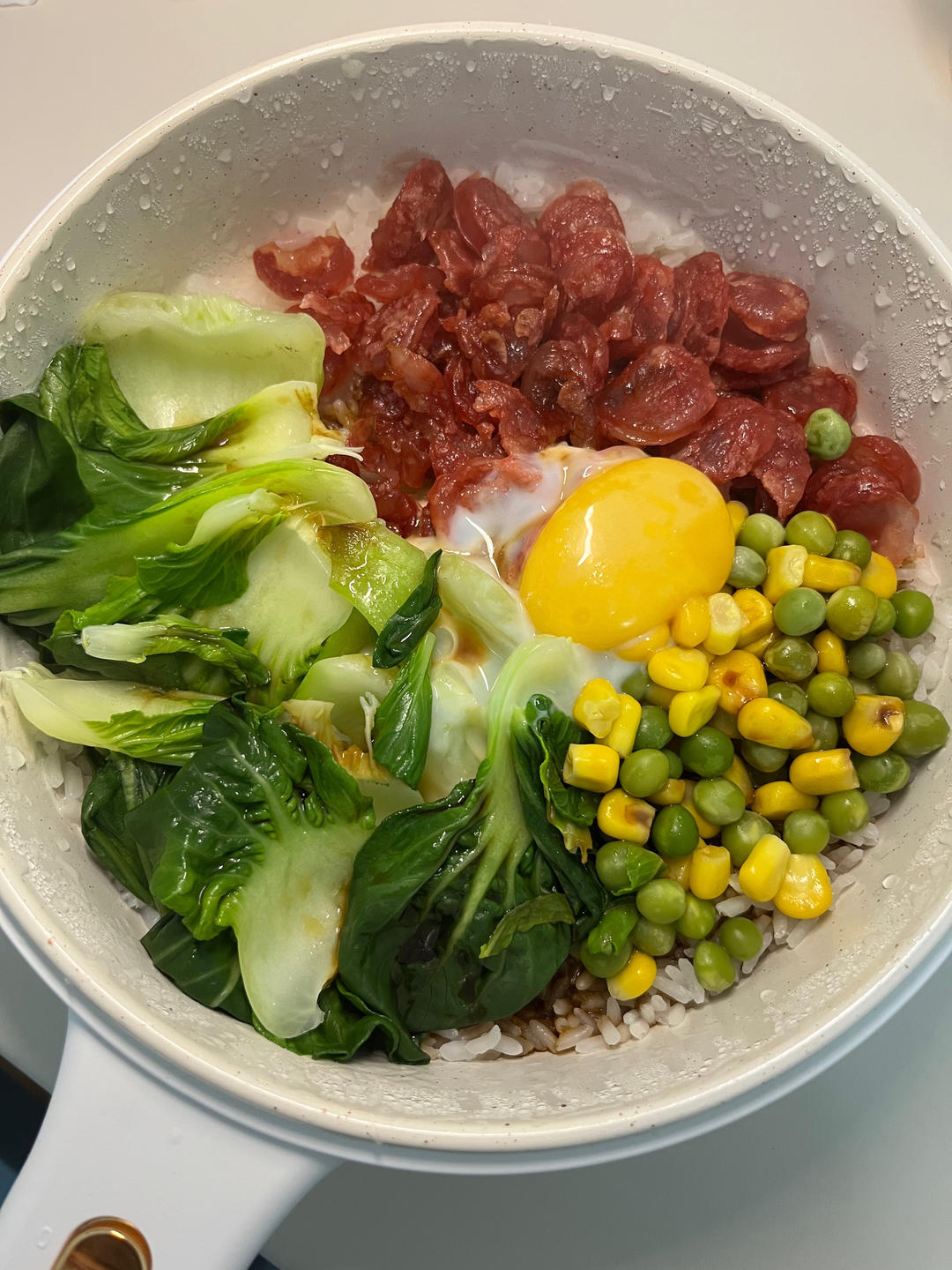 广式腊味煲仔饭（腊肠电饭锅版）