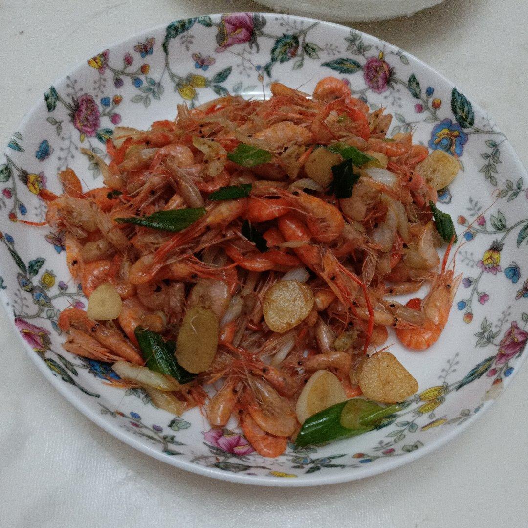 爆炒小河虾