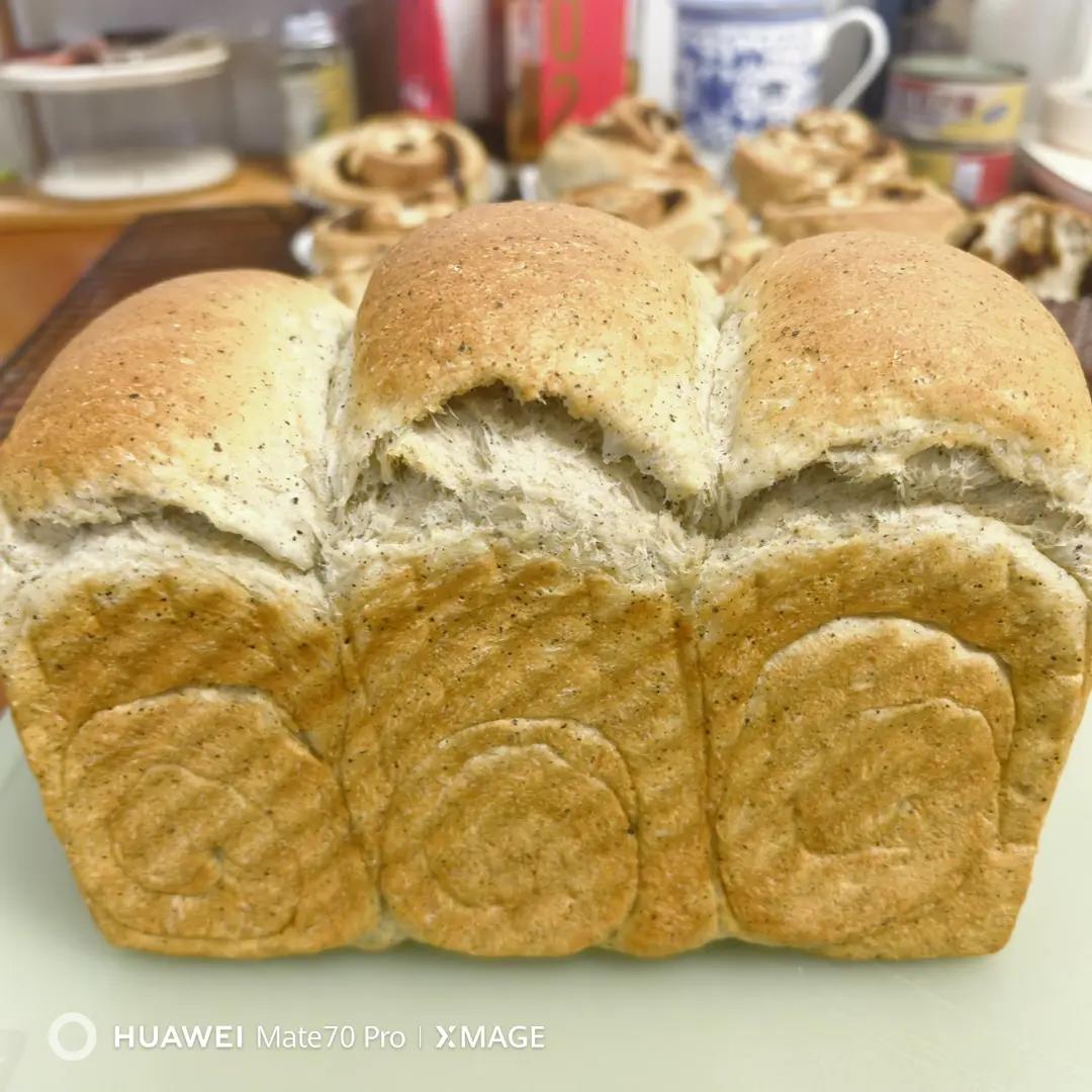 咸盐黑芝麻吐司