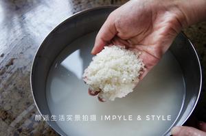 海苔蟹柳寿司的做法 步骤2