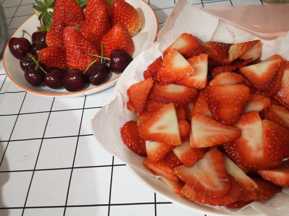 【全网最全合集】搬运🍓漂亮的草莓蛋糕~草莓季装饰灵感图