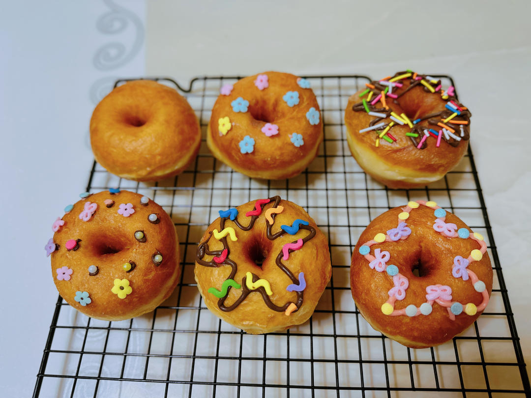 🍩超快手一小时低糖无需烤箱的甜甜圈（详细视频）