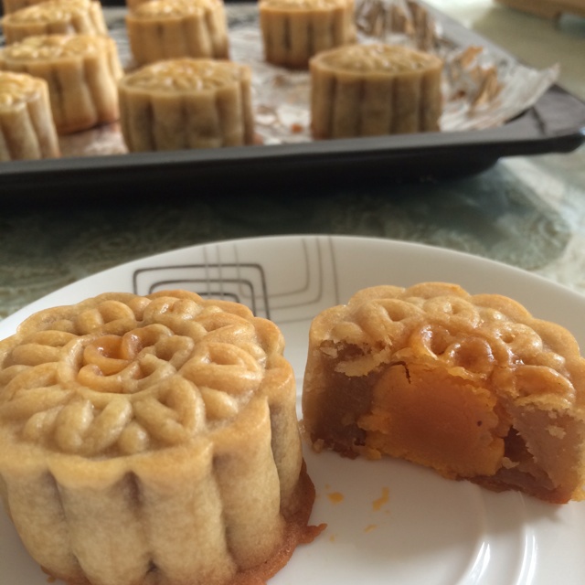 广式月饼——蛋黄莲蓉月饼