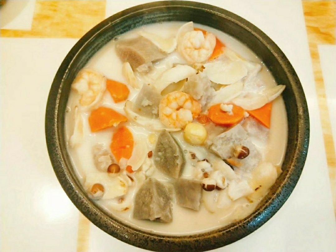 香芋百合芡实煲