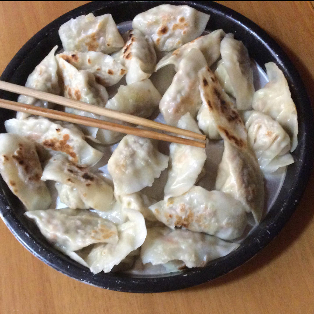 韭菜猪肉饺子(最简单最好吃又最多汁的饺子)