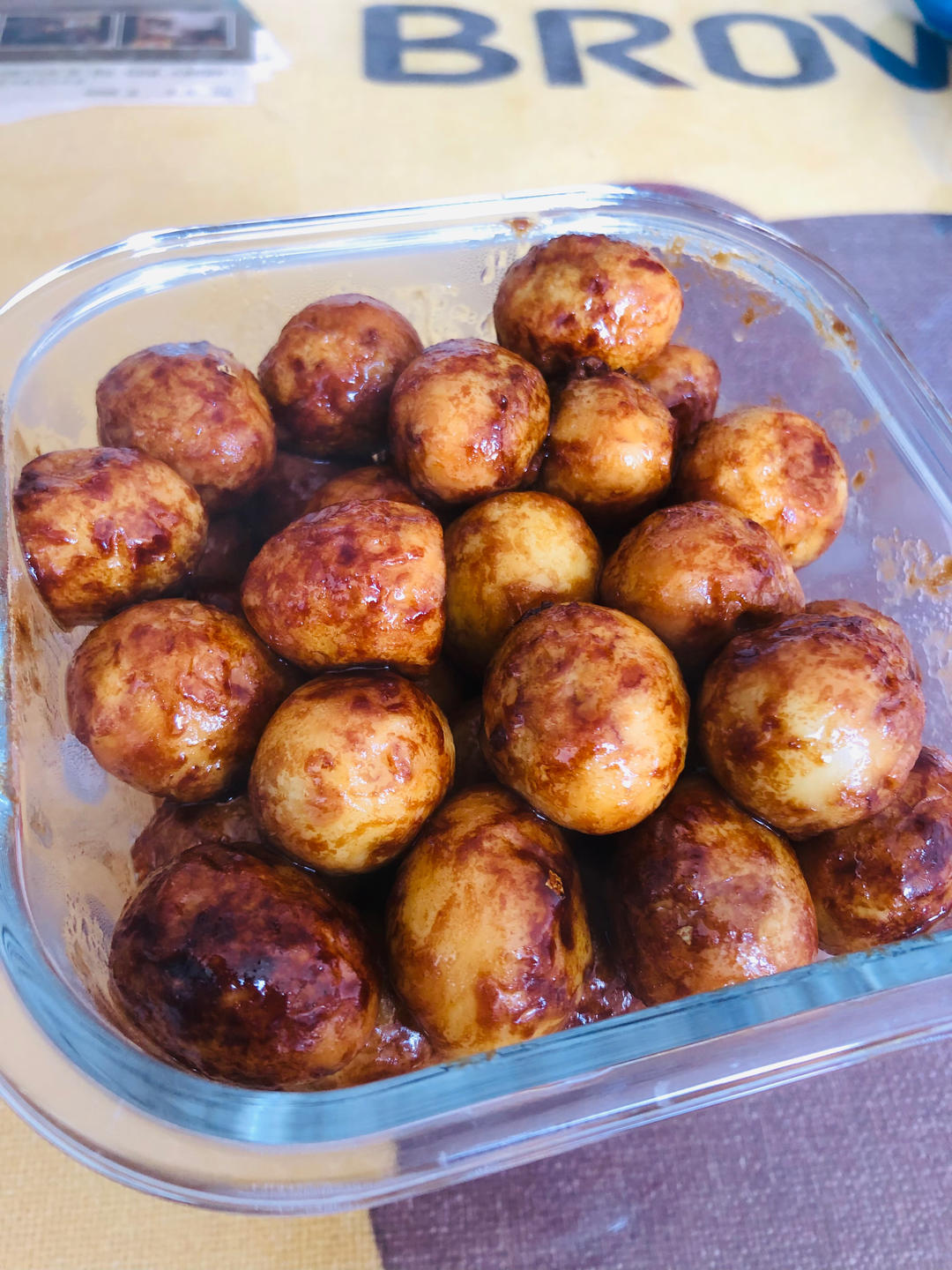 不加一滴水！巨好吃的香辣啤酒卤鹌鹑蛋，一口一个太过瘾啦