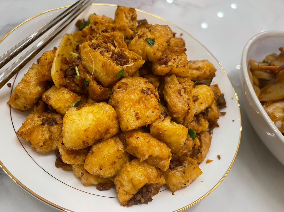 肉末炒豆腐泡