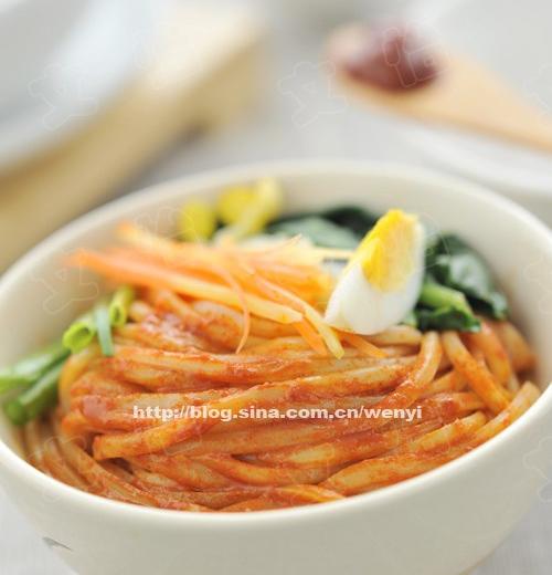 辣拌什锦面的做法