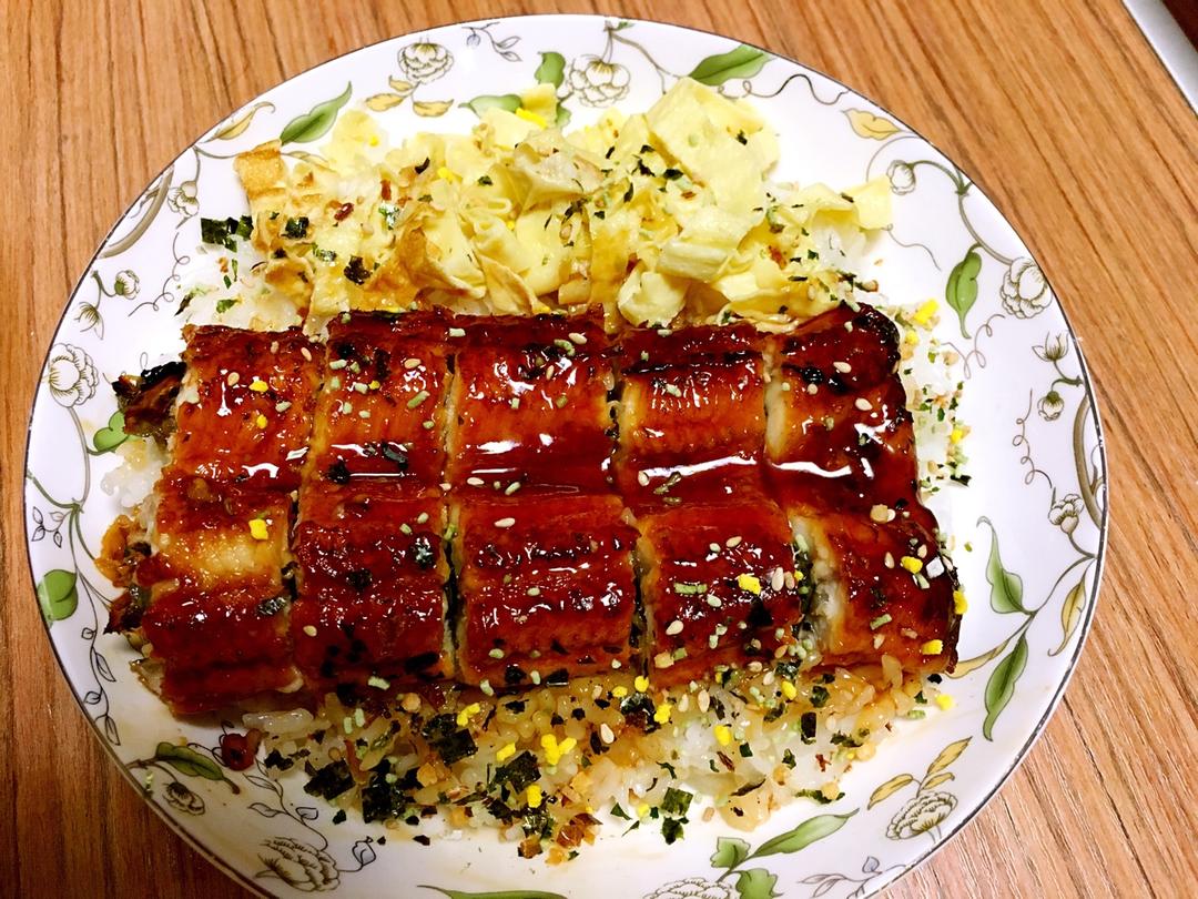蒲烧鳗鱼饭