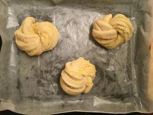 奶香椰蓉面包的做法 步骤10