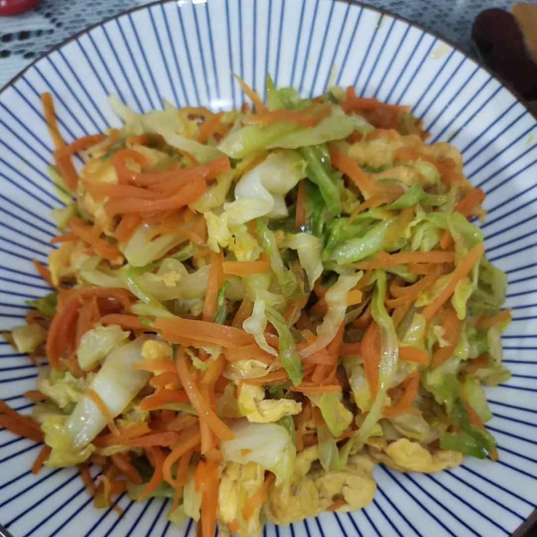 （家常菜）包菜炒胡萝卜