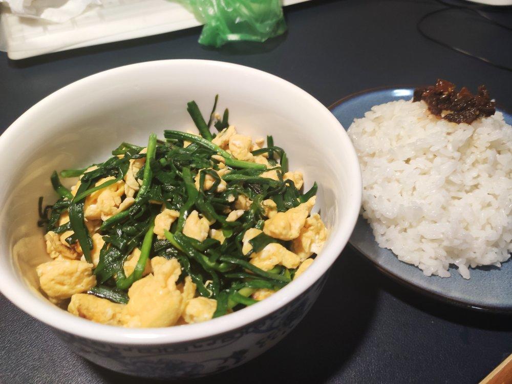 韭菜炒鸡蛋——三分钟快手下饭菜 掌握火候的秘诀