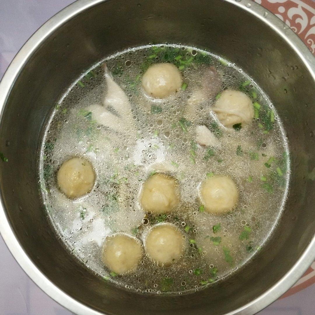 平菇丸子汤