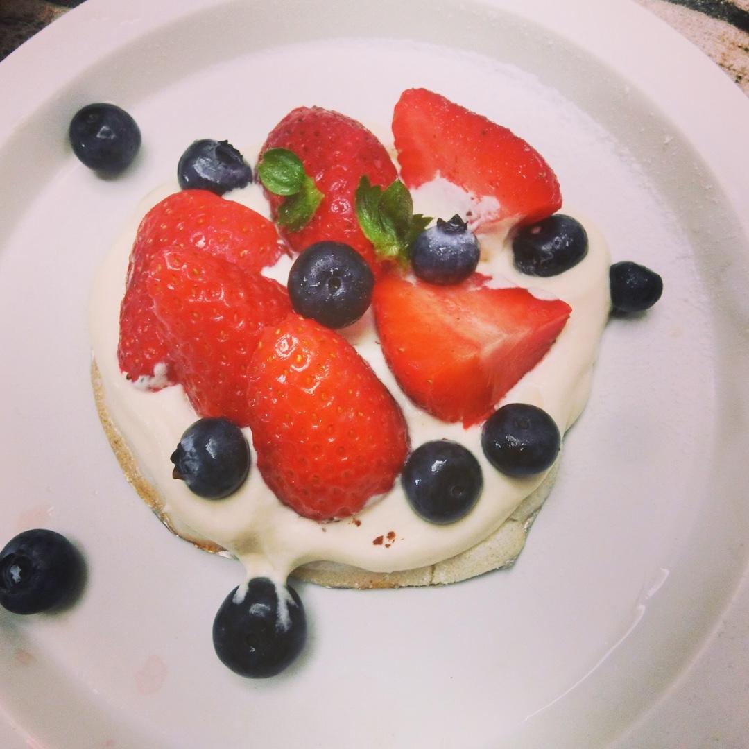 holysherry做的草莓蛋白霜蛋糕