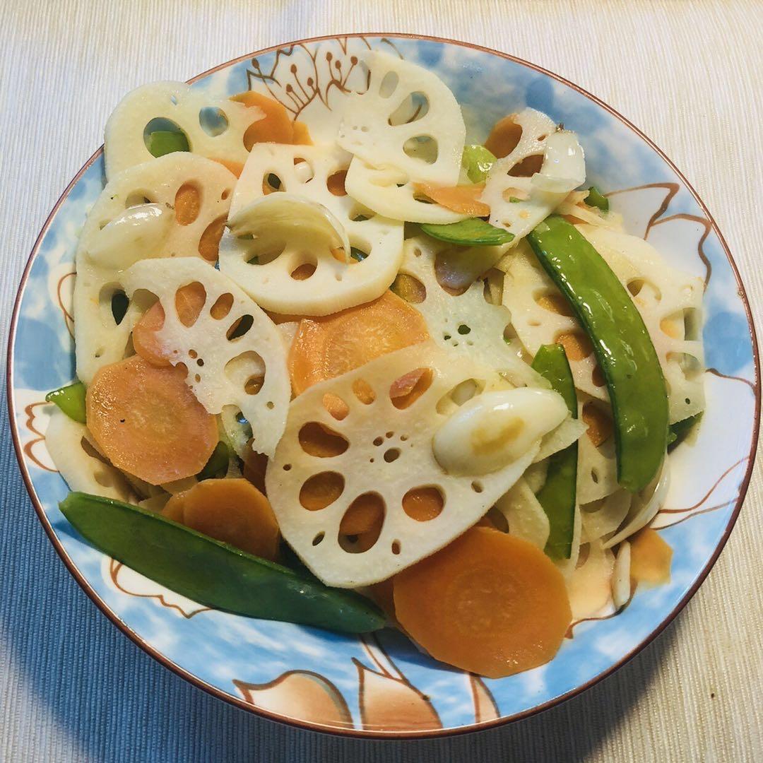 素菜也可以这么美—荷塘小炒