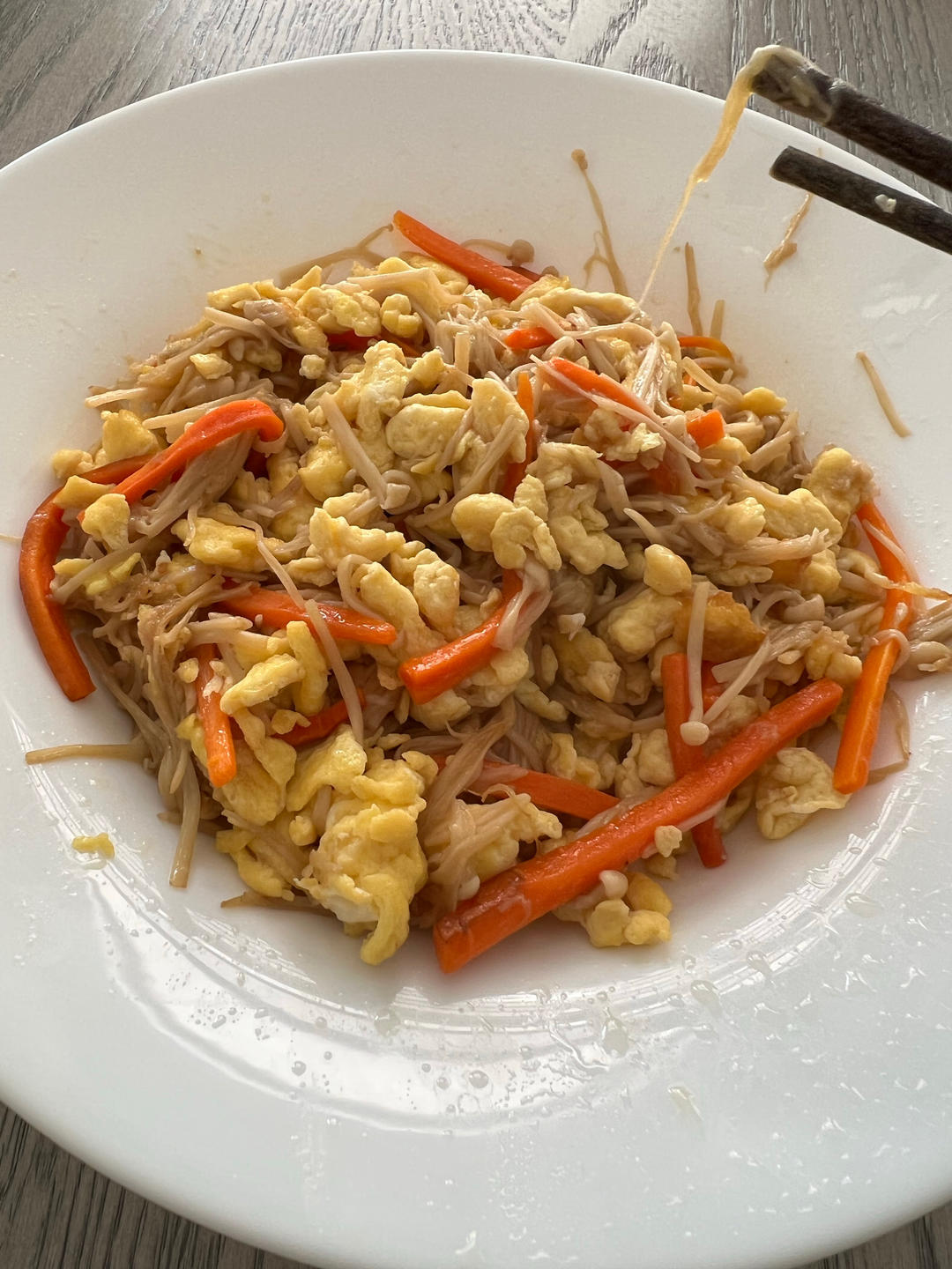 鲜香软嫩😋零失败三色金针菇炒蛋